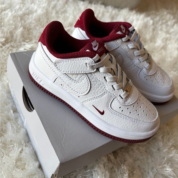 nike air force 1 white burgundy